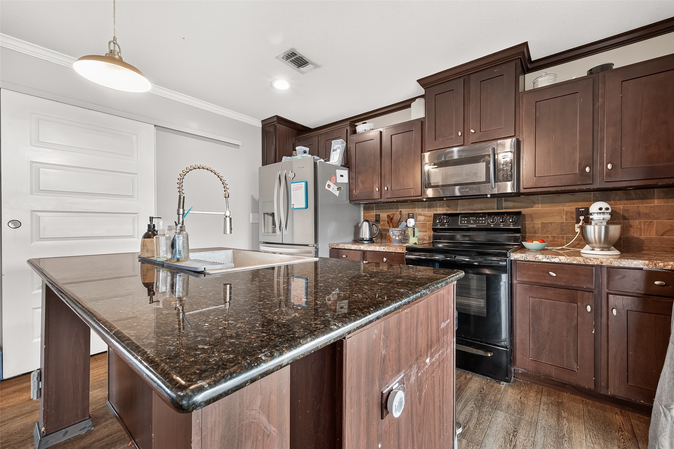 6023 Cheryl Lane Rosharon, TX 77583 - Photo 12 of 31