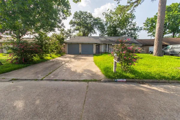 $1,700 | 6330 Acorn Forest Drive, Houston, TX 77091