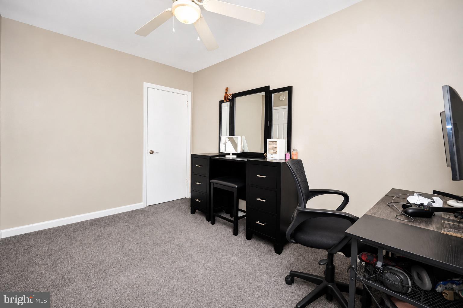 467 Mill Road Bensalem, PA 19020 - Photo 24 of 45 Cozy, versatile space for creativity.