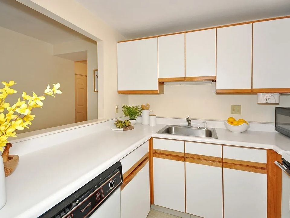 1 Watermill Place, Unit 306 Arlington, MA 02476 - Photo 16 of 35