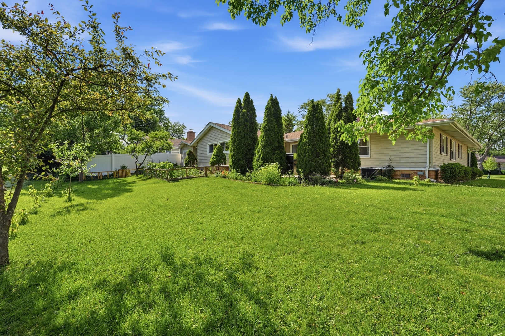 213 Edgeware Road Elk Grove Village, IL 60007 - Photo 39 of 48