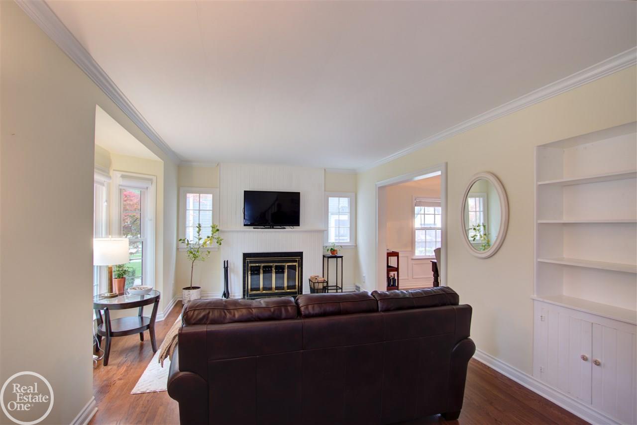 428 Lothrop Road Grosse Pointe Farms, MI 48236 - Photo 13 of 41