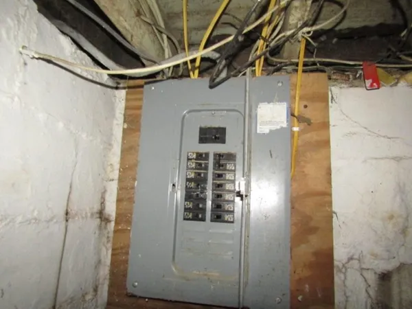 $49,900 | 652 Bower Hill Road, Bridgeville, PA 15017