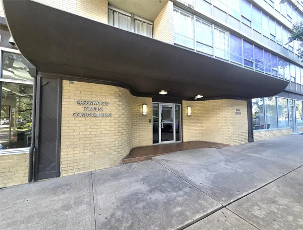 $1,250 | 1800 Lavaca Street, Unit 107, Austin, TX 78701