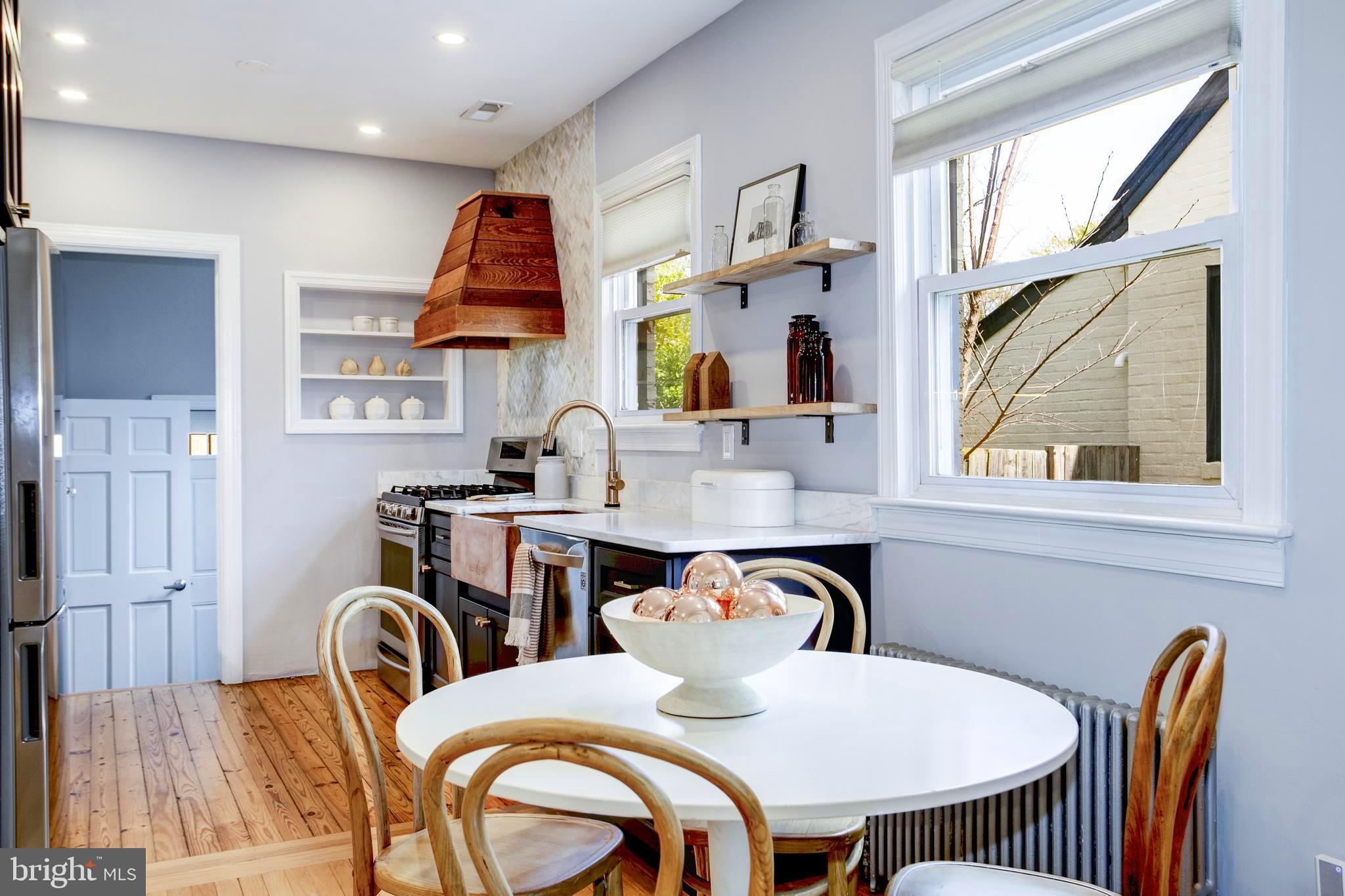 Dining/ Kitchen Combo