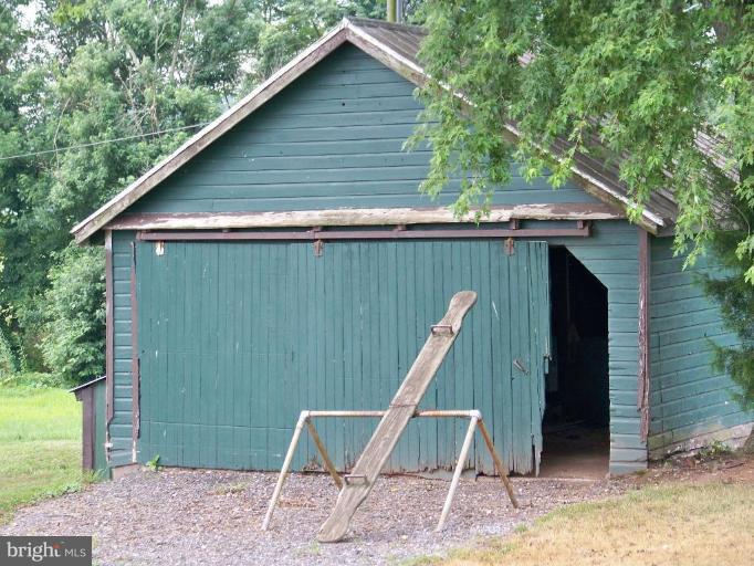 2245 Feeser Road North Taneytown, MD 21787 - Photo 4 of 24 Garage 2