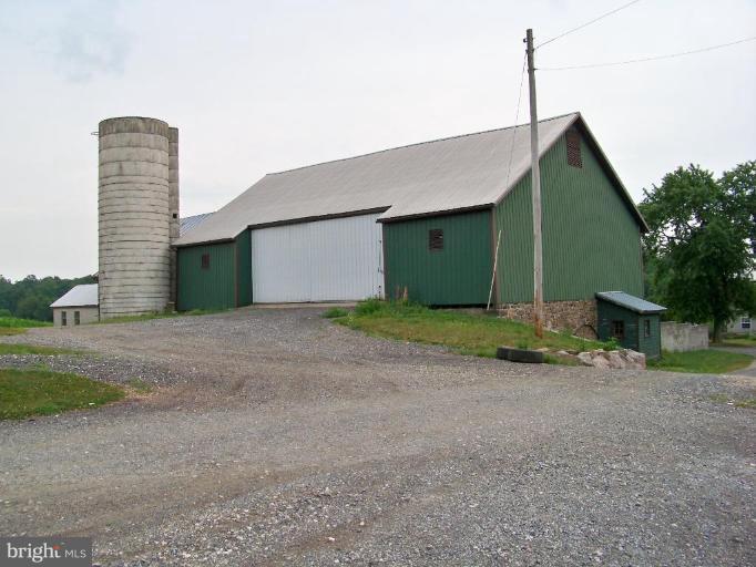 2245 Feeser Road North Taneytown, MD 21787 - Photo 5 of 24 Barn