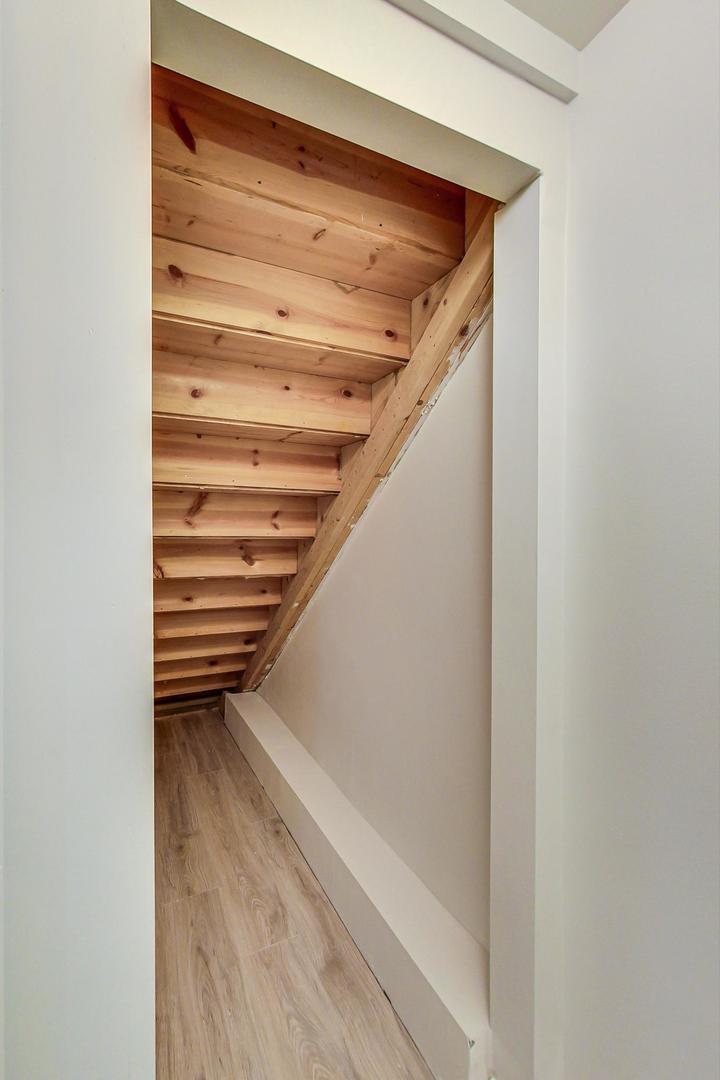613 North Racine Avenue, Unit 1 Chicago, IL 60642 - Photo 19 of 21 a view of entryway