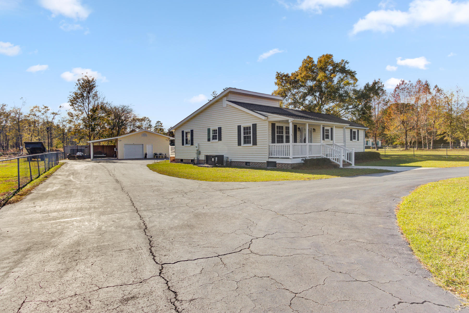 625 Gants Road Moncks Corner, SC 29461 - Photo 3 of 37 625 Gnats Rd, Moncks Corner SC (1)