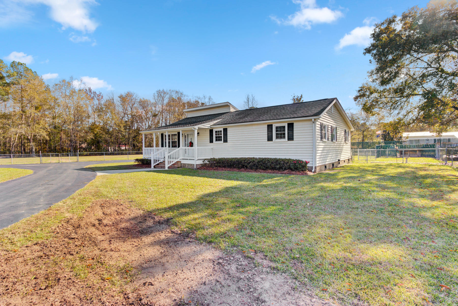 625 Gants Road Moncks Corner, SC 29461 - Photo 4 of 37 625 Gnats Rd, Moncks Corner SC (3)