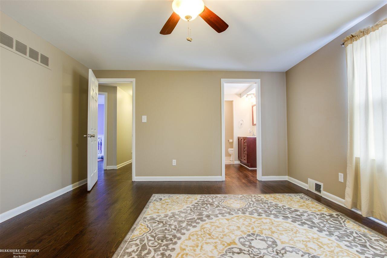 26345 Middlebelt Road Farmington, MI 48334 - Photo 22 of 28 31312535-21.JPG
