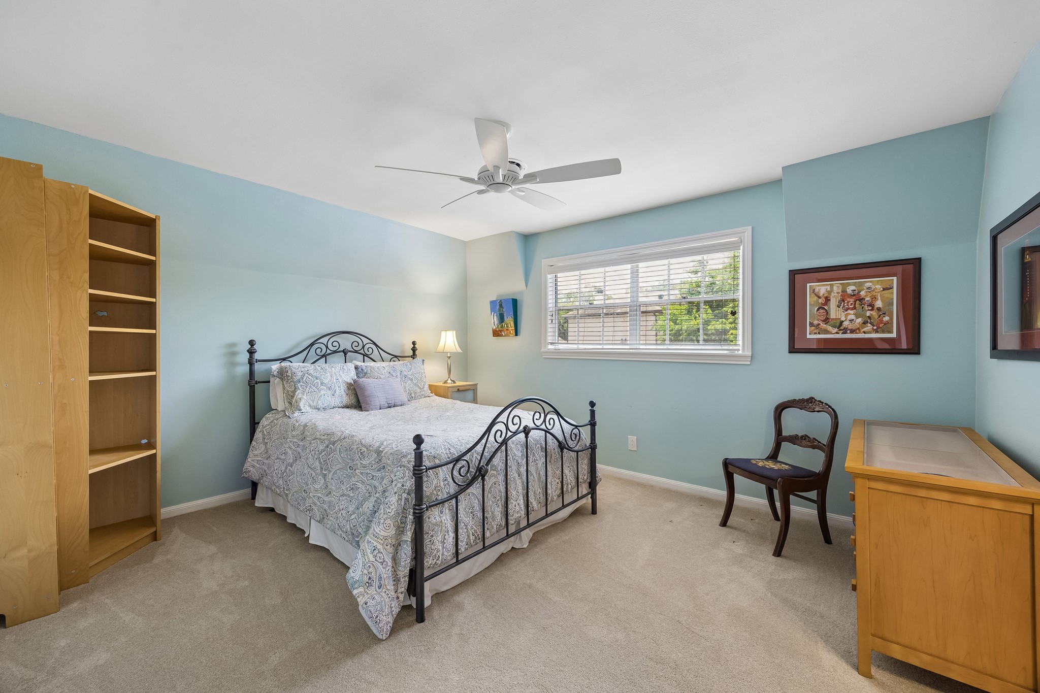 922 Old Lake Road Houston, TX 77057 - Photo 22 of 24 Secondary bedroom #3 upstairs