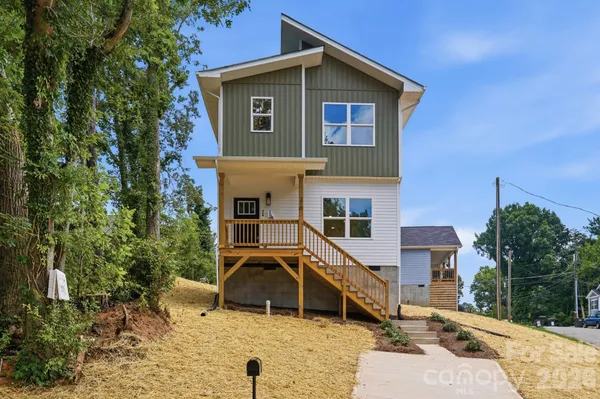 $244,900 | 210 8th Ave Drive Southeast, Hickory, NC 28602