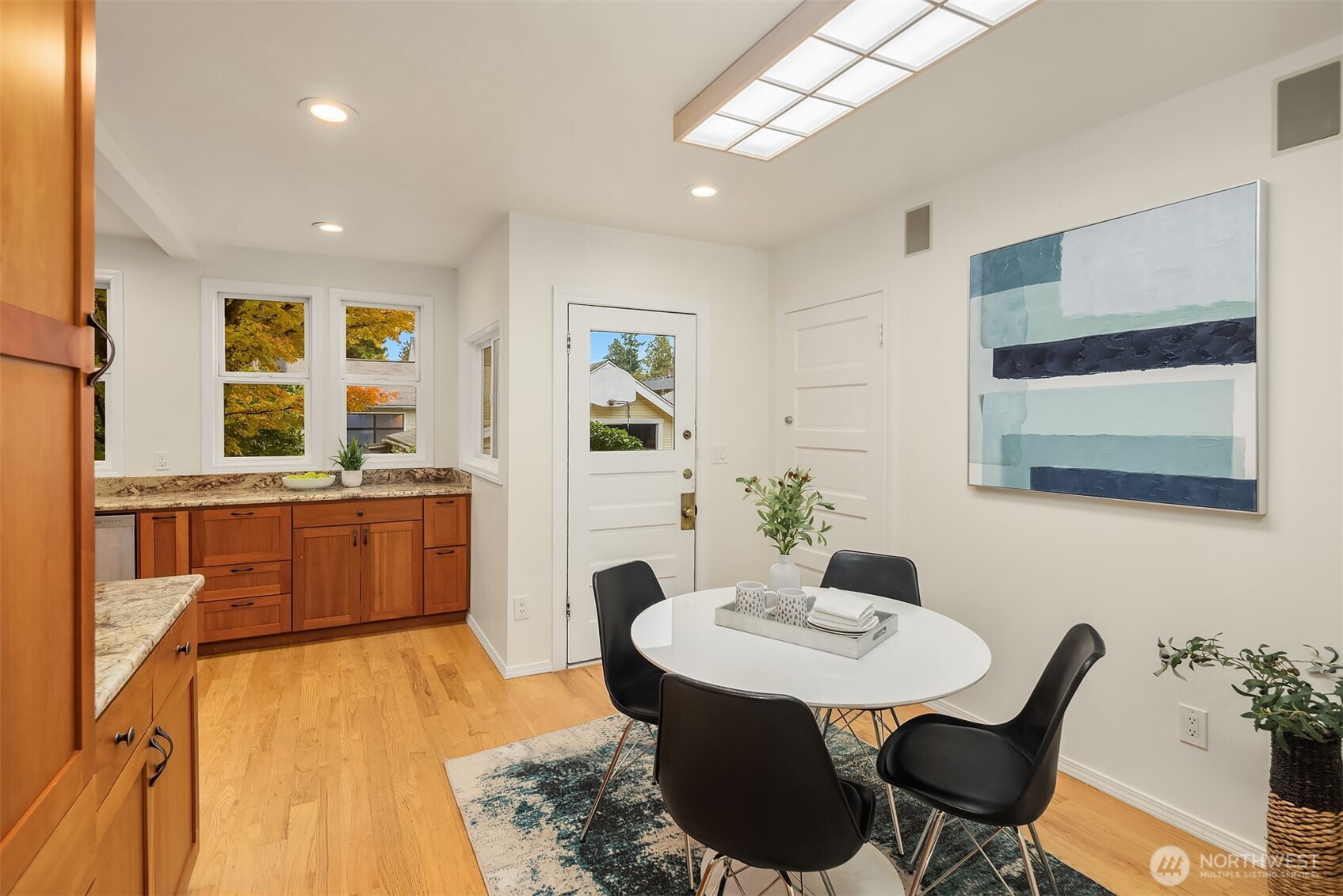 5722 Keystone Place North Seattle, WA 98103 - Photo 10 of 38