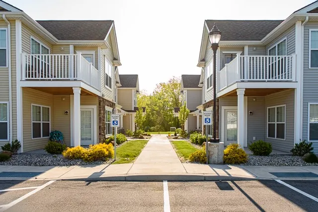 $1,899 | 502 New Terrace Lane, Ogden, NY 14624