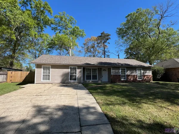 $1,695 | 8849 Timber Lane, Denham Springs, LA 70726