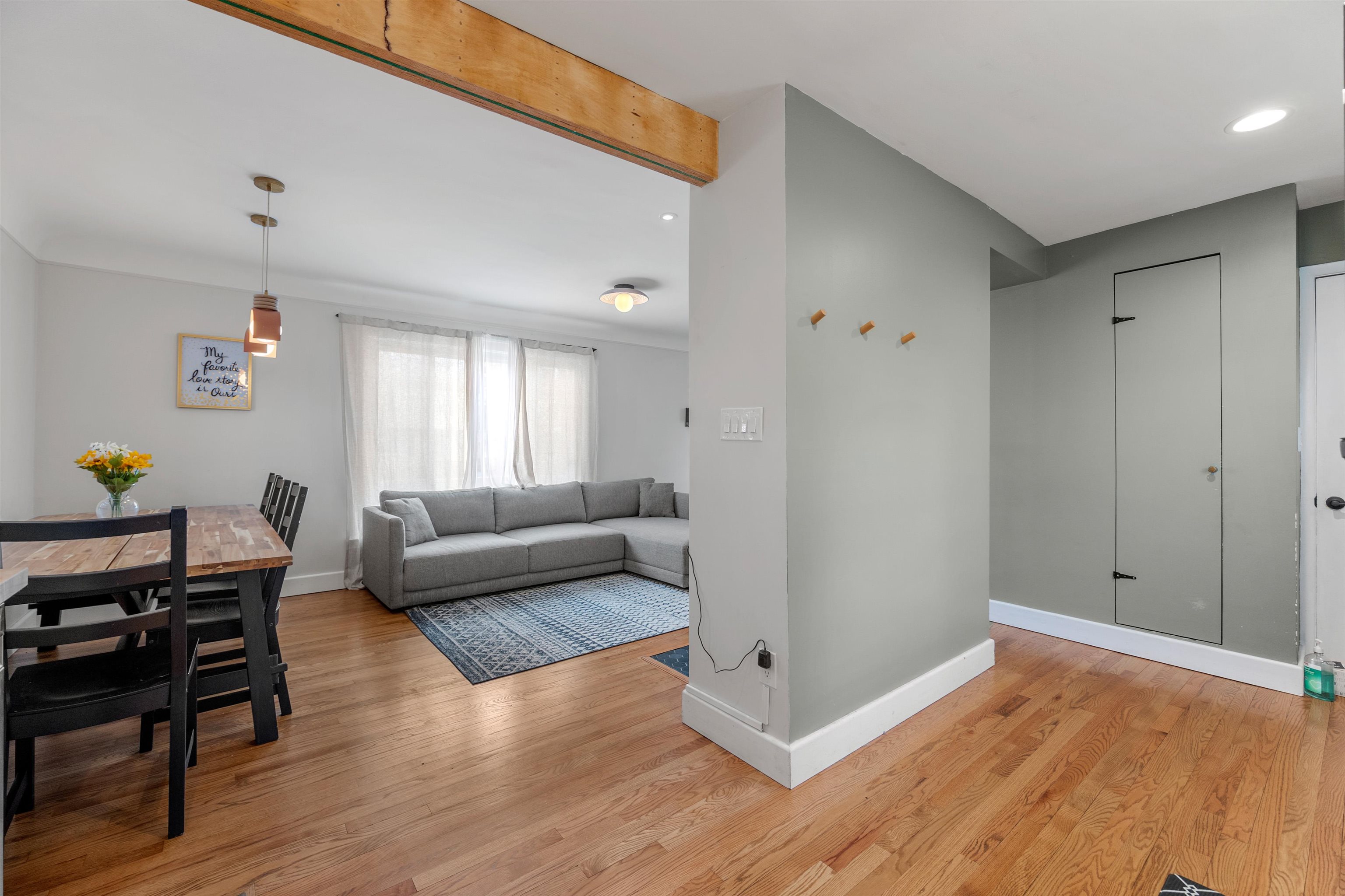 2209 Hampton Road Grosse Pointe Woods, MI 48236 - Photo 12 of 29
