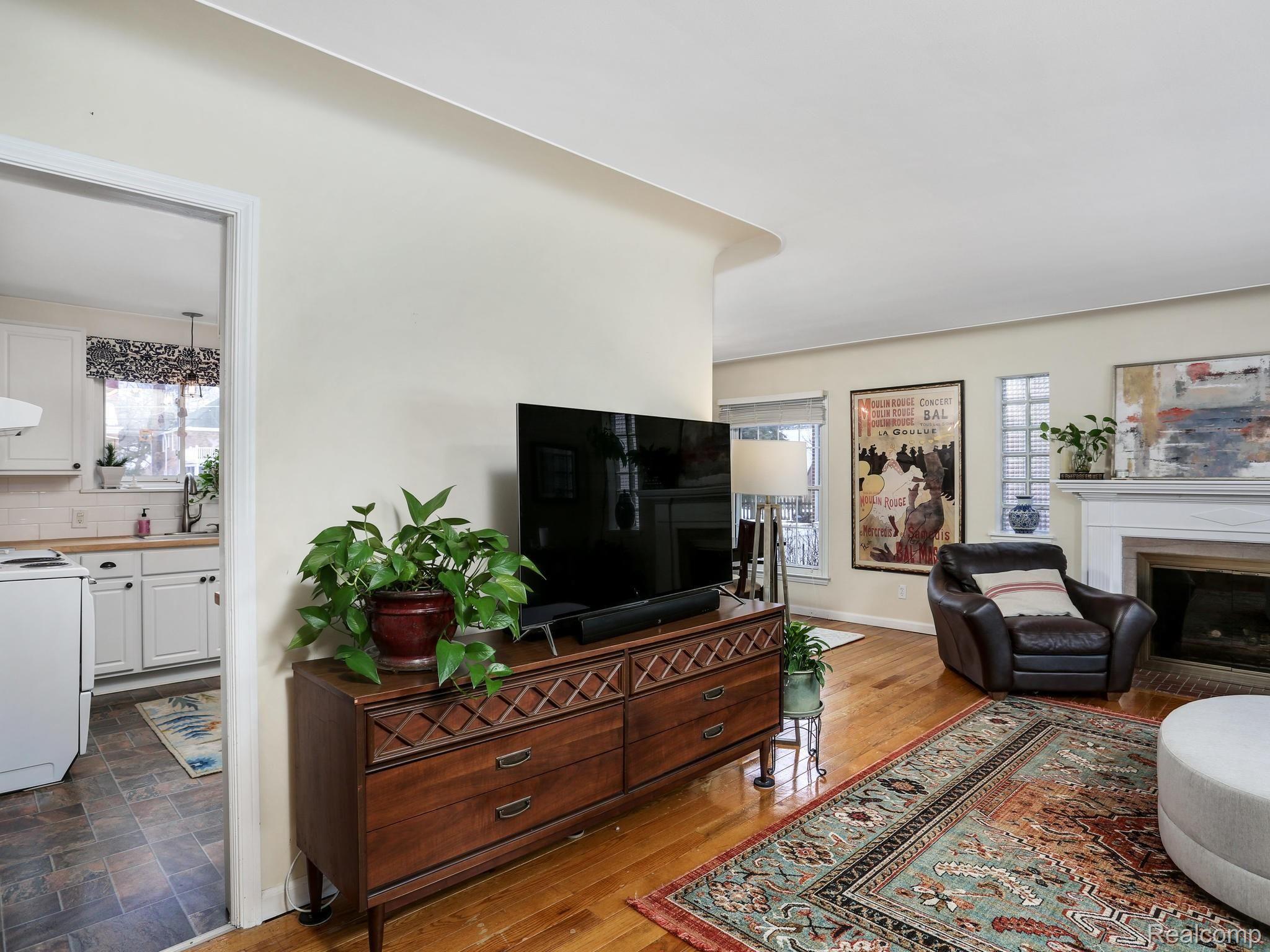 741 Lincoln Road Grosse Pointe, MI 48230 - Photo 5 of 23 741 Lincoln Rd Grosse Pointe-001-003-741 Lincoln Road Grosse-MLS_Size.jpg