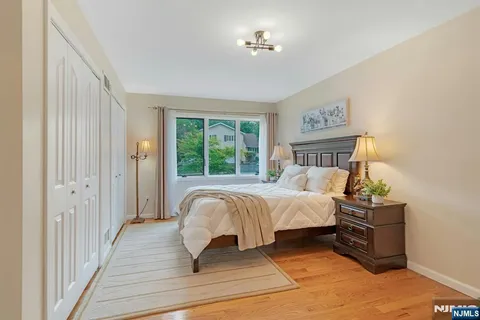 $899,000 | 28 Pitcairn Avenue, Ho-Ho-Kus, NJ 07423