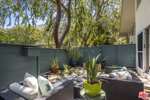 $769,000 | 5383 Village, Los Angeles, CA 90016