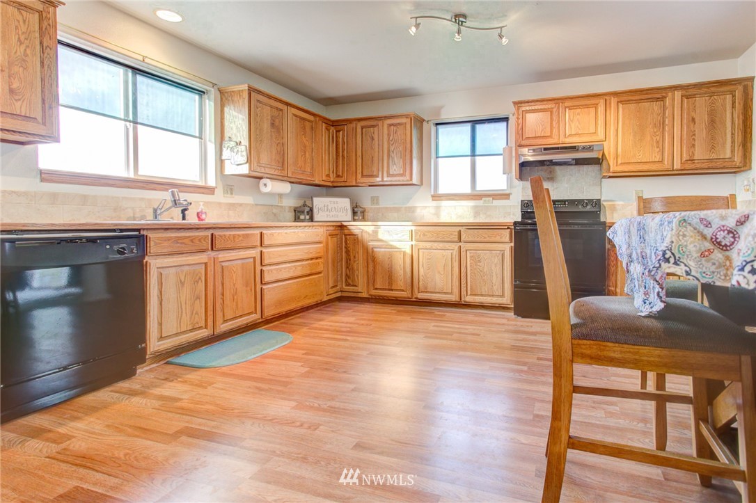 8941 Neppel Road Northeast Moses Lake, WA 98837 - Photo 12 of 24 Gallery Image 12