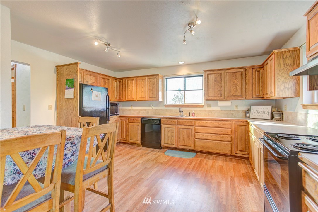 8941 Neppel Road Northeast Moses Lake, WA 98837 - Photo 13 of 24 Gallery Image 13