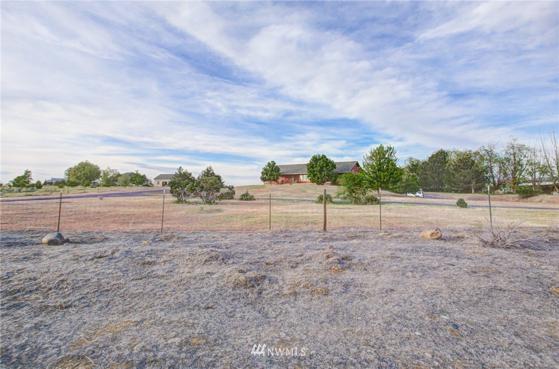 8941 Neppel Road Northeast Moses Lake, WA 98837 - Photo 9 of 24 Gallery Image 9
