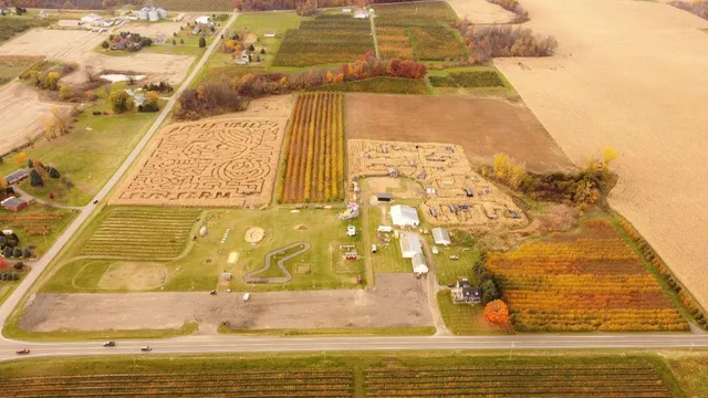 $1,150,000 | 7737 Fruit Ridge Avenue Northwest, Sparta, MI 49345