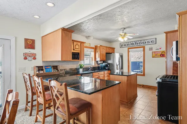 $1,150,000 | 7737 Fruit Ridge Avenue Northwest, Sparta, MI 49345