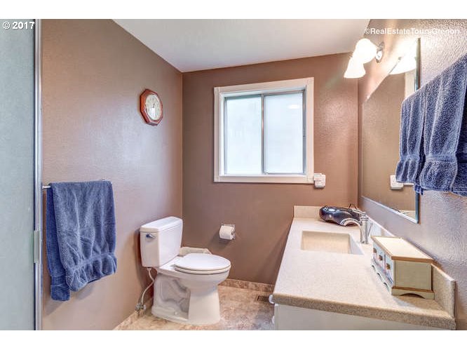 180 Canemah Road Oregon City, OR 97045 - Photo 20 of 27 Gallery Image 20