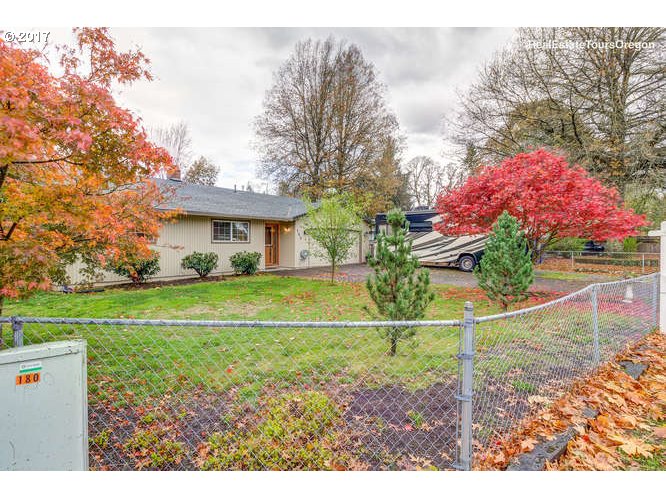 180 Canemah Road Oregon City, OR 97045 - Photo 3 of 27 Gallery Image 3