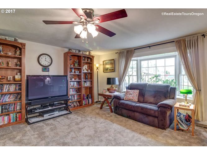 180 Canemah Road Oregon City, OR 97045 - Photo 5 of 27 Gallery Image 5