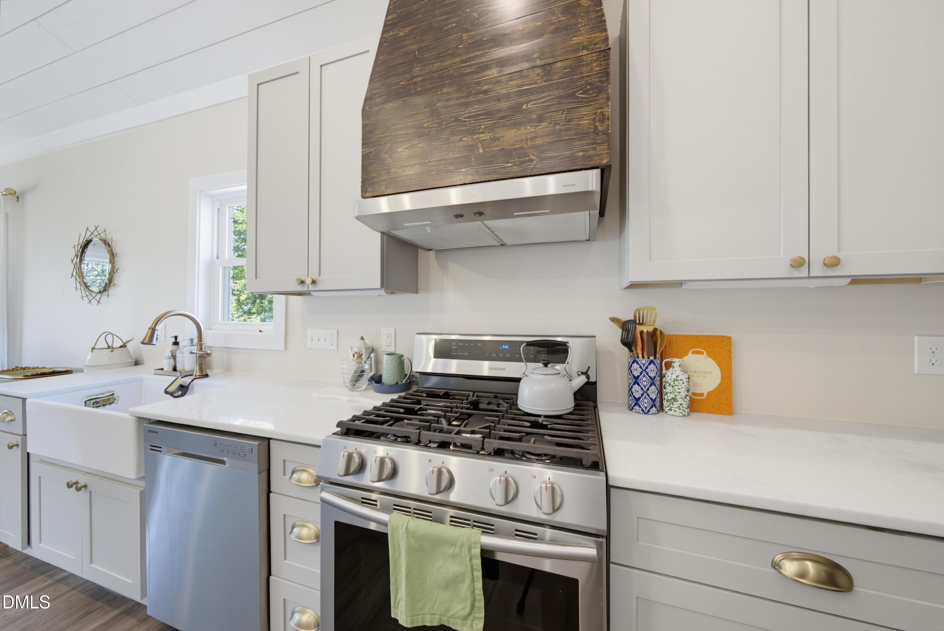 601 Quarry Street Raleigh, NC 27601 - Photo 10 of 26 Kitchen