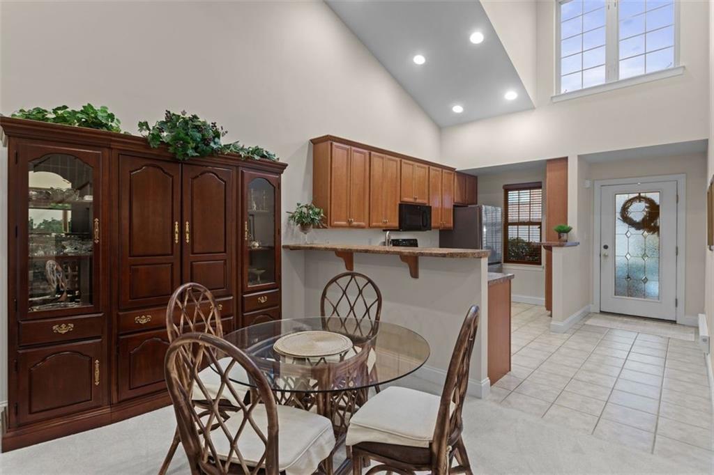 2010 Bandek Lane Lawrence, PA 15055 - Photo 11 of 50