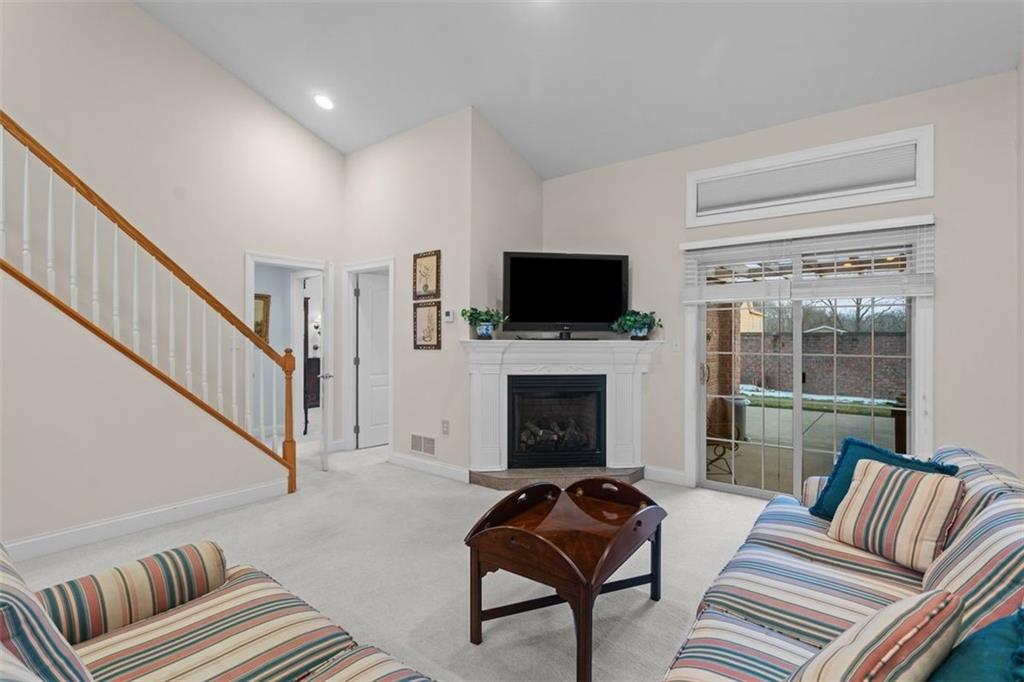 2010 Bandek Lane Lawrence, PA 15055 - Photo 14 of 50