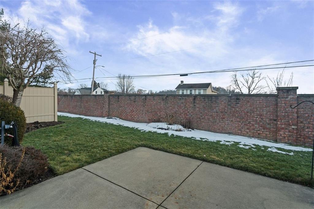2010 Bandek Lane Lawrence, PA 15055 - Photo 43 of 50