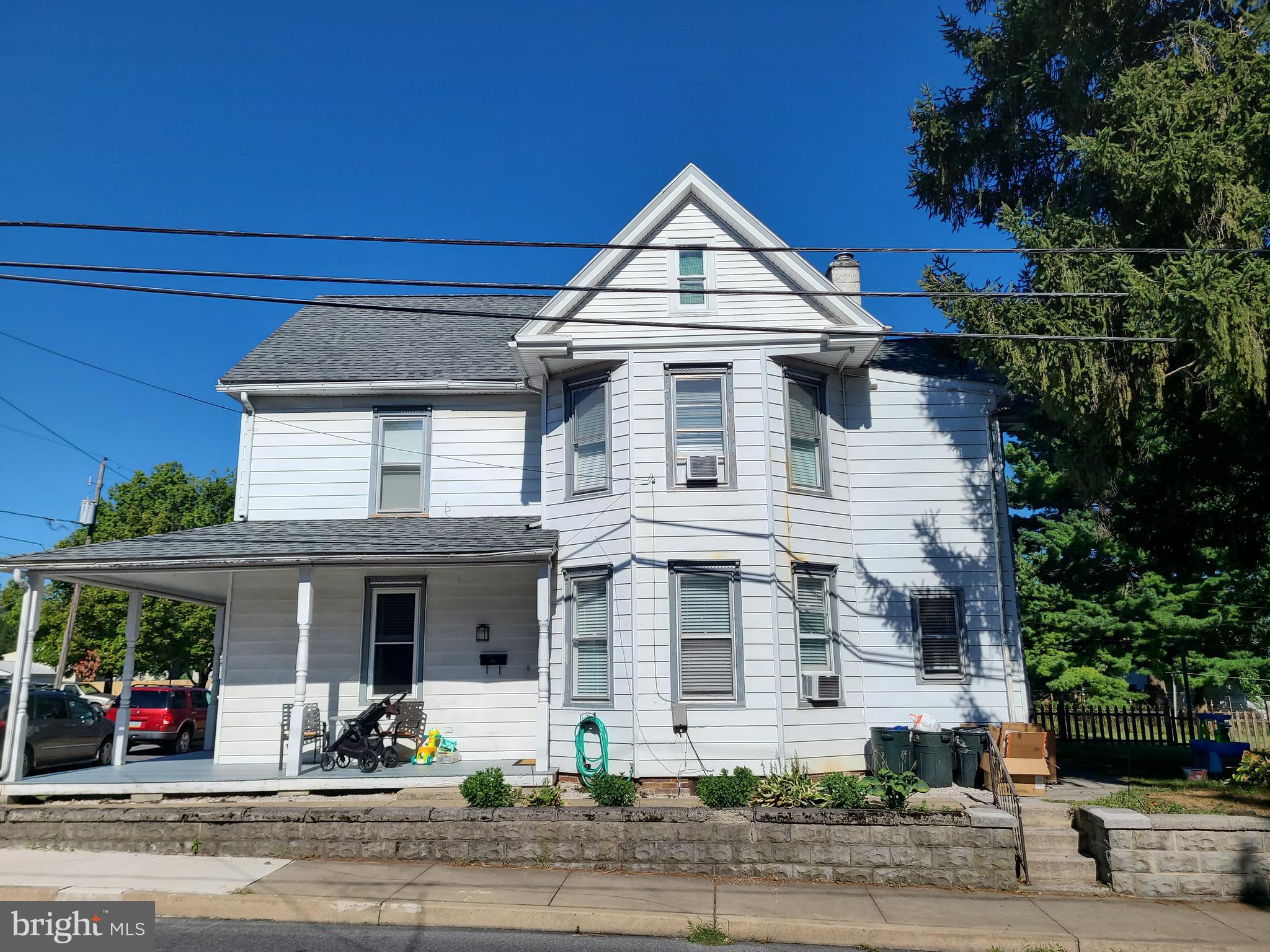 153 East New Street Lititz, PA 17543 - Photo 4 of 42