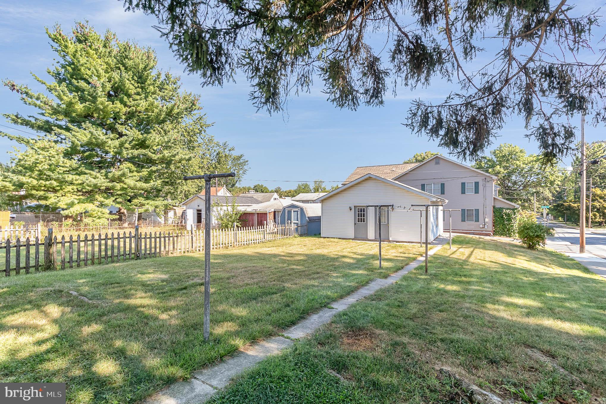 153 East New Street Lititz, PA 17543 - Photo 8 of 42