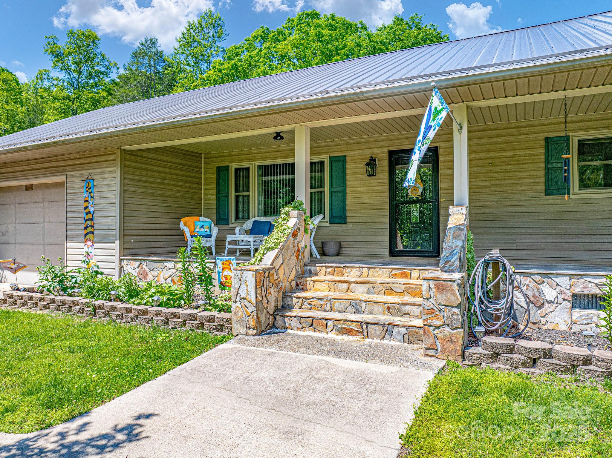 635 Worley Road Marion, NC 28752 - Photo 2 of 37