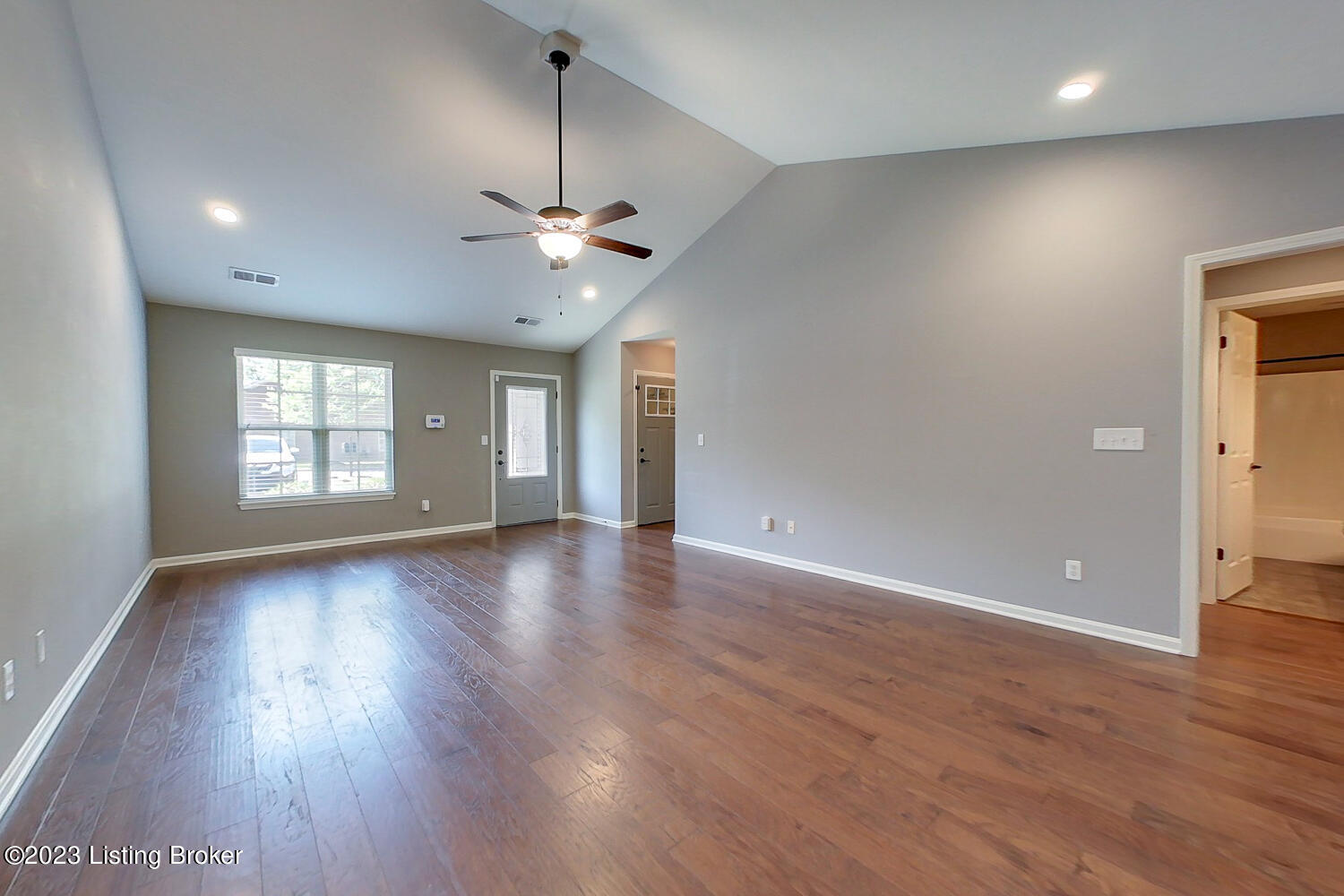 6551 Renate Road Louisville, KY 40291 - Photo 6 of 29 Living Room
