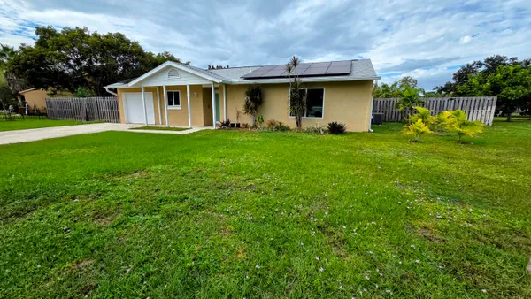 $3,000 | 2209 Southeast East Dunbrooke Circle, Port St. Lucie, FL 34952