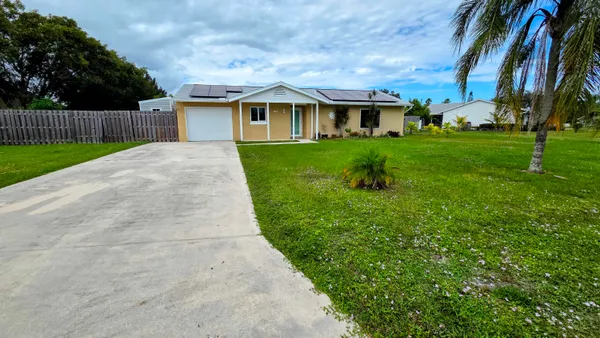 $3,000 | 2209 Southeast East Dunbrooke Circle, Port St. Lucie, FL 34952
