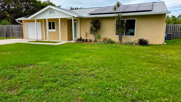 $3,000 | 2209 Southeast East Dunbrooke Circle, Port St. Lucie, FL 34952
