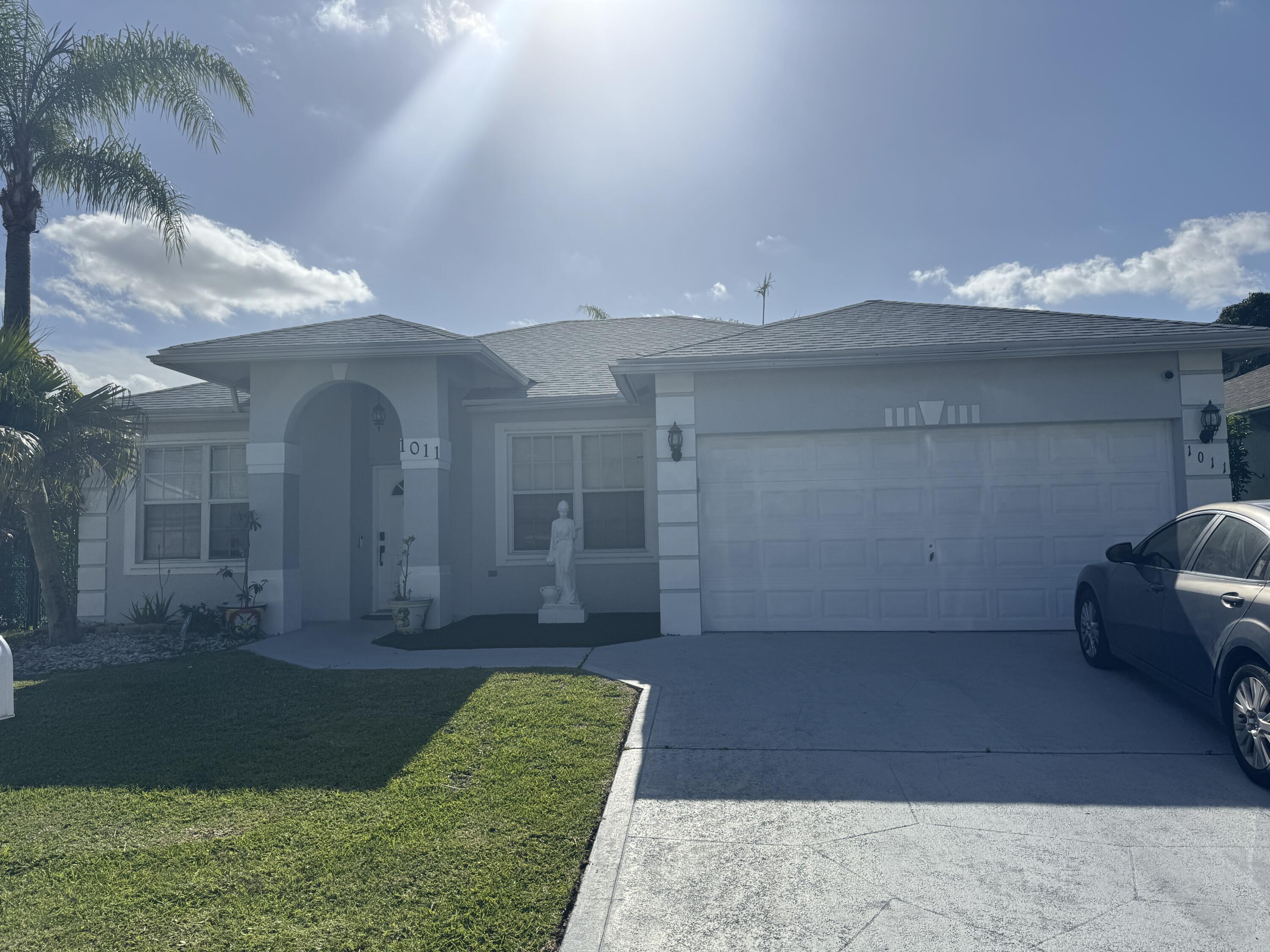 a view of a back yard of the house