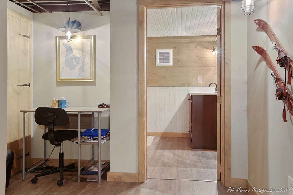 5 Cedarview Road Ipswich, MA 01938 - Photo 23 of 30 a workspace with furniture and a mirror