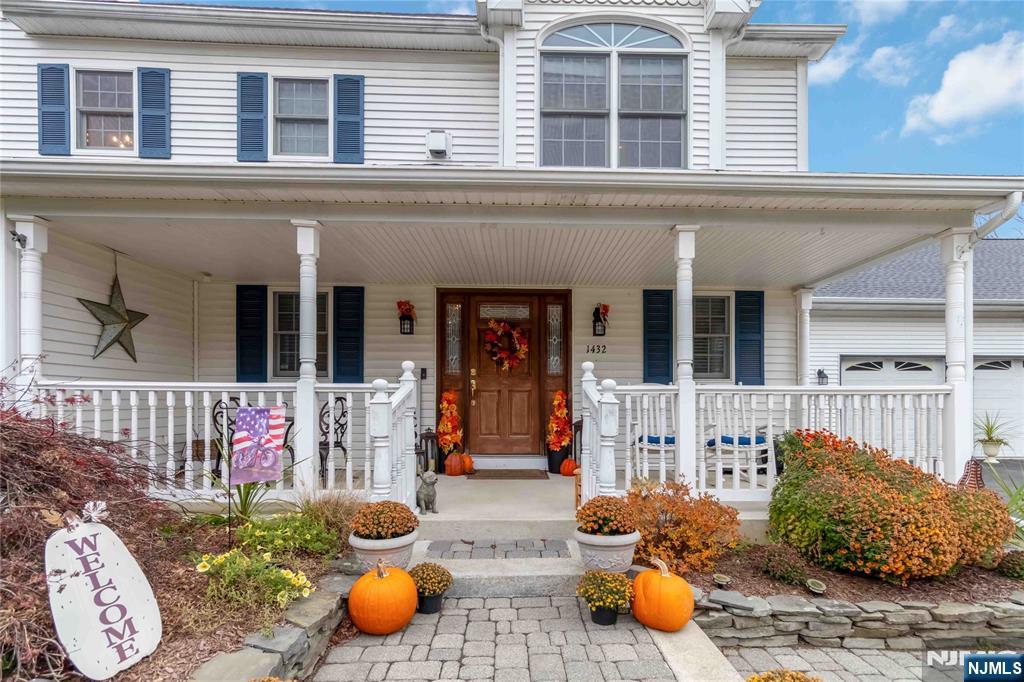 1432 Macopin Road West Milford, NJ 07480 - Photo 5 of 48