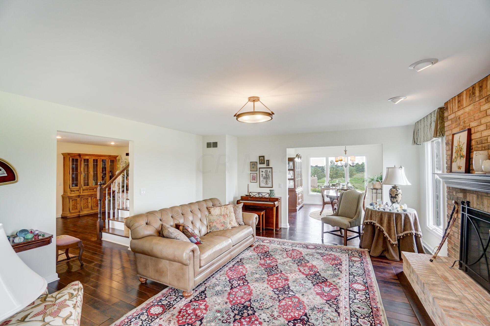 2100 Old Columbus Road London, OH 43140 - Photo 10 of 92 Formal Living Room