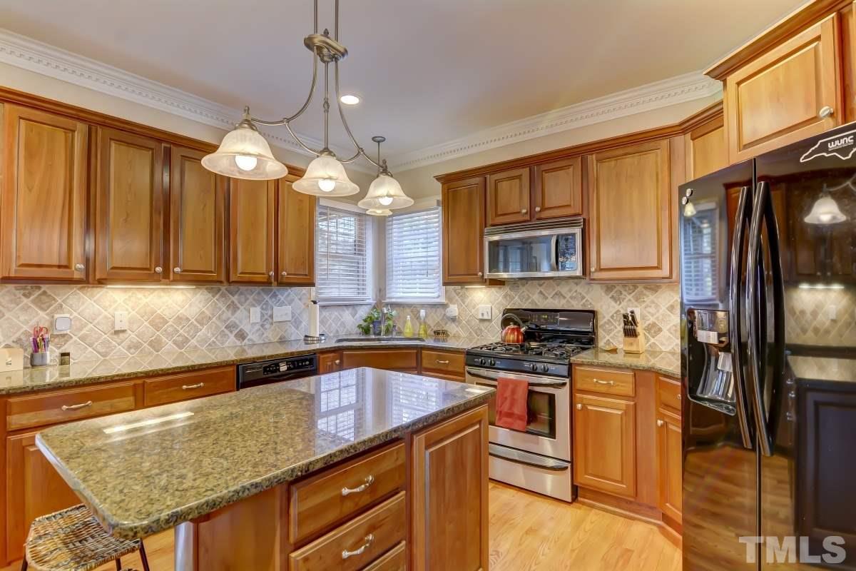 3728 Congeniality Way Raleigh, NC 27613 - Photo 5 of 19
