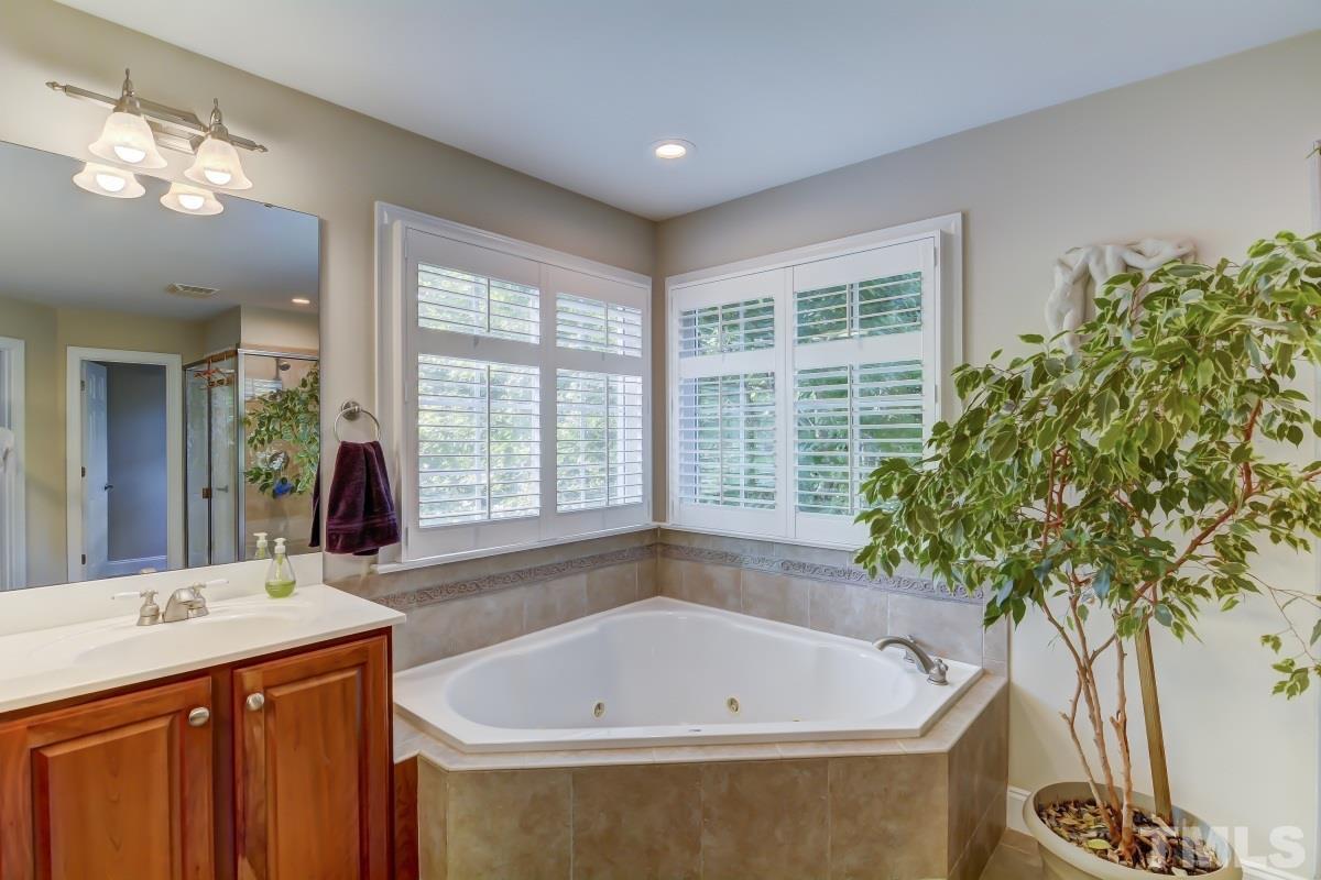 3728 Congeniality Way Raleigh, NC 27613 - Photo 10 of 19