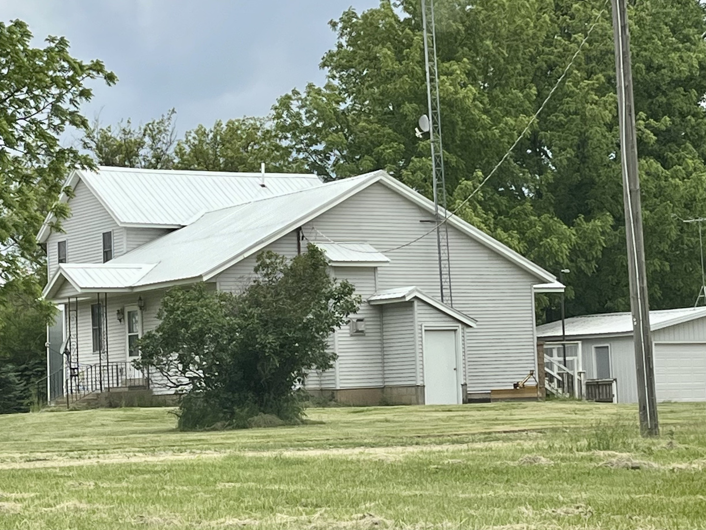 3420 Howlett Road Paw Paw, IL 61353 - Photo 2 of 34 a view of a house with a yard